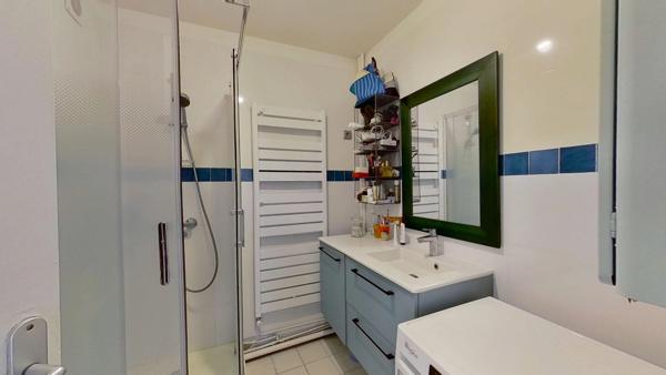 EXCLUSIVITÉ – Appartement 3/4 pièces avec balcon – traversant et lumineux – Quartier des Coutures / Métro Robespierre