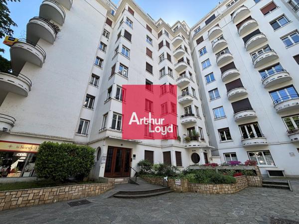 Bureau à vendre à Grenoble centre ville climatisation réversible et cuisine