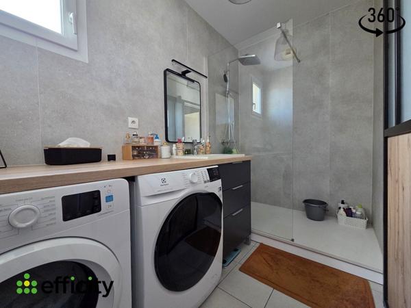 Appartement
         4 pièces
        - 82 m² 237 500 € *