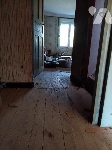 Maison de village, avec ateliers terrain attenant de 1429 m²,non attenants de 1392 m²
Etat à rénover
