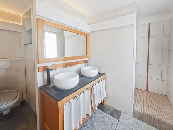 Maison individuelle de 136 m² , 4 /5 chambres , Bureau , Grand garage , Proche RER C