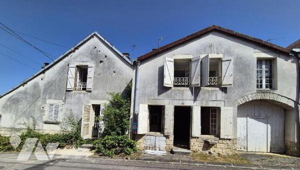 Au coeur de la Champagne dans le village d'Essoyes, berceau du célèbre peintre Renoir, venez dé...