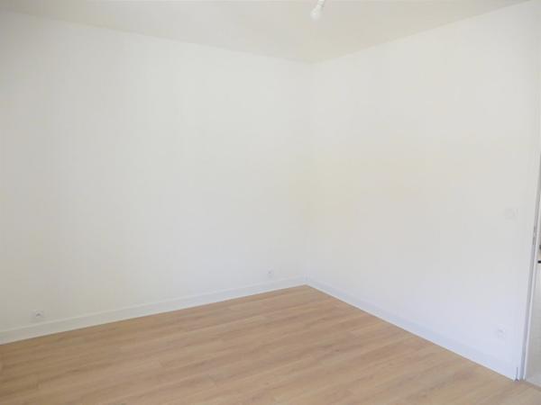 À LOUER - APPARTEMENT DUPLEX - MENNECY