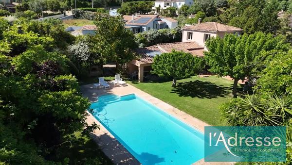 Afa - Charmante propriété avec piscine et jardin arboré sans vis-à-vis