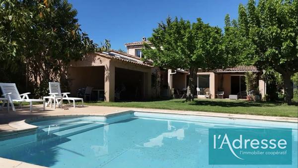 Afa - Charmante propriété avec piscine et jardin arboré sans vis-à-vis