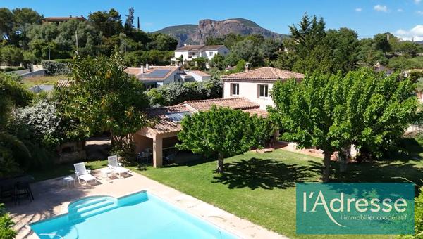 Afa - Charmante propriété avec piscine et jardin arboré sans vis-à-vis