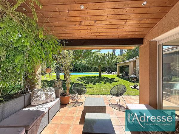 Afa - Charmante propriété avec piscine et jardin arboré sans vis-à-vis