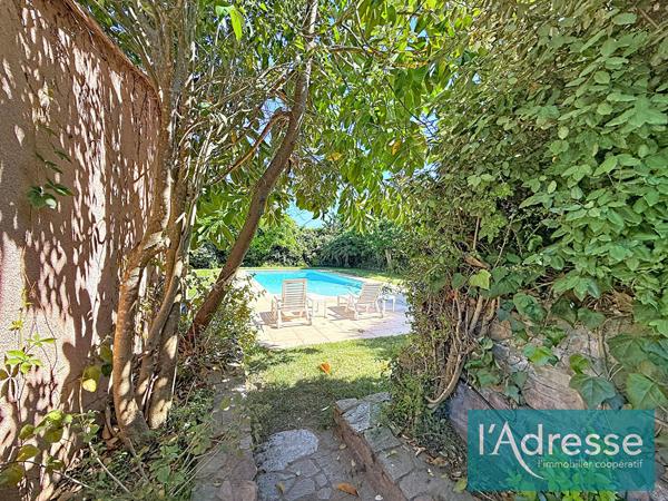 Afa - Charmante propriété avec piscine et jardin arboré sans vis-à-vis