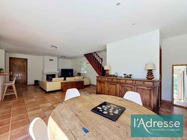 Afa - Charmante propriété avec piscine et jardin arboré sans vis-à-vis