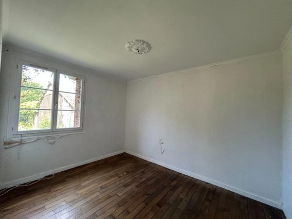 Maison de plain-pied 3 chambres avec sous-sol complet et jardin – Plémet