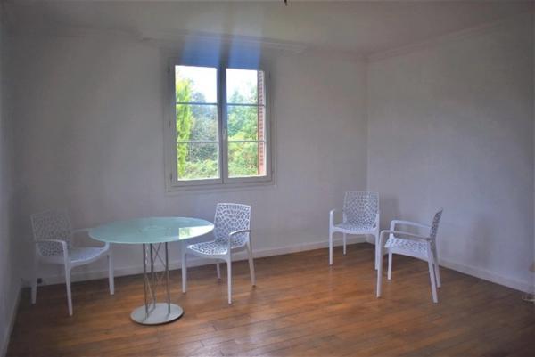 Maison de plain-pied 3 chambres avec sous-sol complet et jardin – Plémet