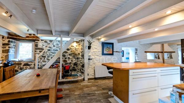 Dpt Finistère (29), à vendre à LE FAOU maison en pierre de 110 m² - 3 Chambres - Terrain de 880,00 m²