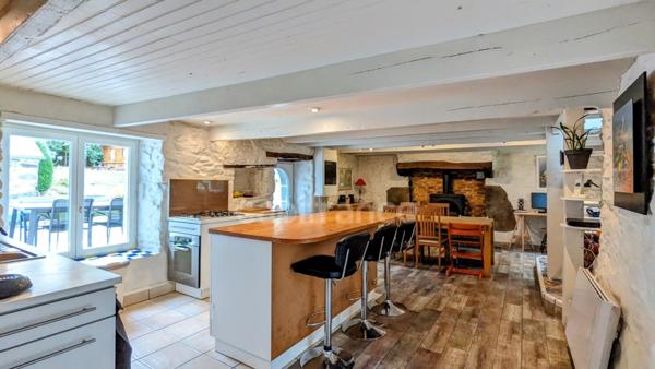 Dpt Finistère (29), à vendre à LE FAOU maison en pierre de 110 m² - 3 Chambres - Terrain de 880,00 m²