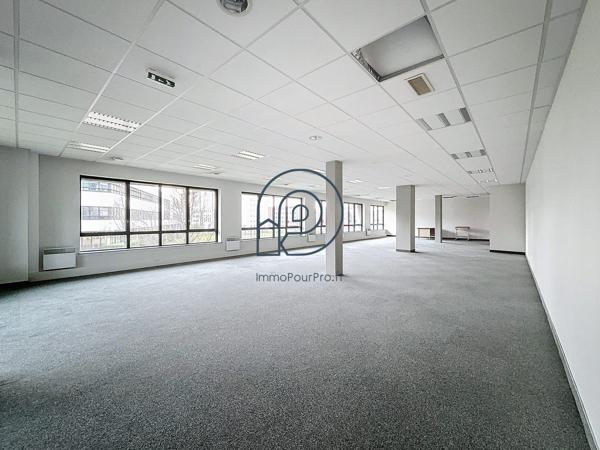 Roubaix – Parc des 7 Lieux | Bureaux 209 m² + 4 parkings | Dernier lot | À vendre