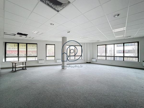 Roubaix – Parc des 7 Lieux | Bureaux 209 m² + 4 parkings | Dernier lot | À vendre