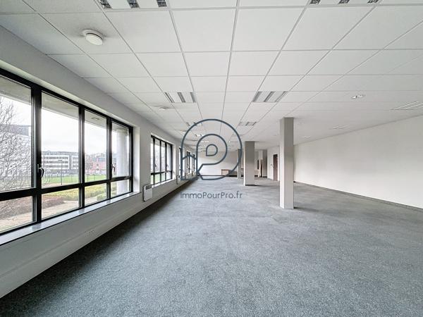 Roubaix – Parc des 7 Lieux | Bureaux 209 m² + 4 parkings | Dernier lot | À vendre