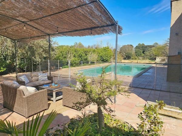Pertuis (84120) Villa traditionnelle au calme avec piscine, annexe et vues sur le Luberon "