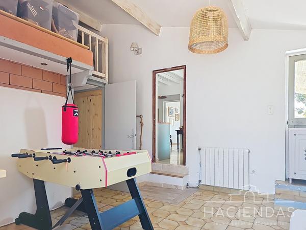 Pertuis (84120) Villa traditionnelle au calme avec piscine, annexe et vues sur le Luberon "