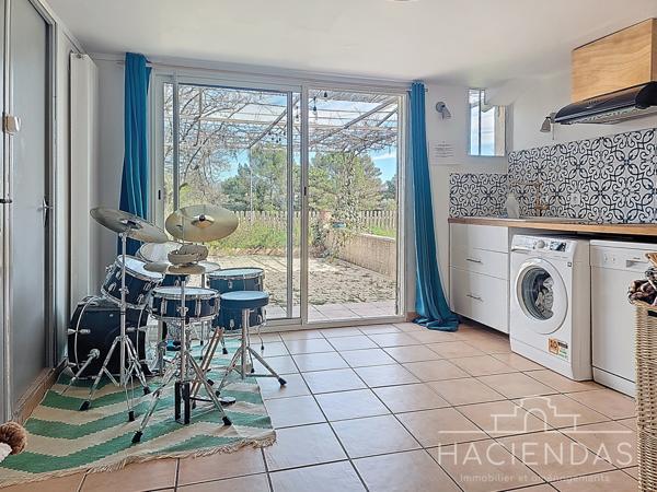 Pertuis (84120) Villa traditionnelle au calme avec piscine, annexe et vues sur le Luberon "