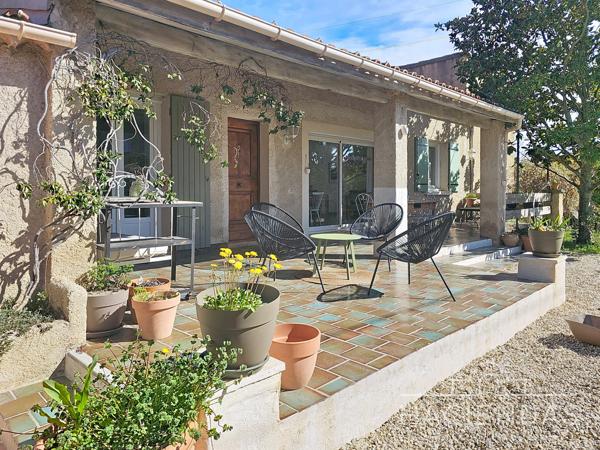 Pertuis (84120) Villa traditionnelle au calme avec piscine, annexe et vues sur le Luberon "