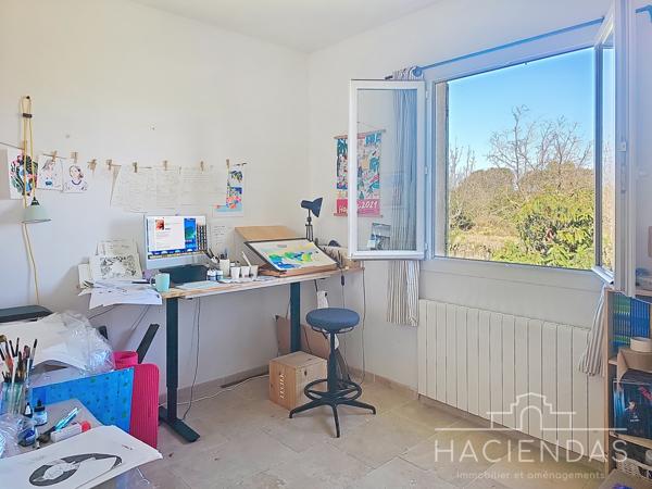 Pertuis (84120) Villa traditionnelle au calme avec piscine, annexe et vues sur le Luberon "