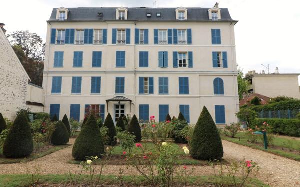 Appartement à vendre    1 pièce •  Fontainebleau