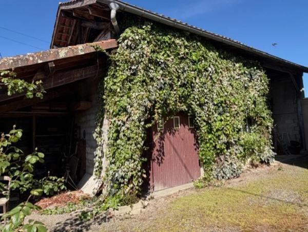 PLAISANCE (32) proche : MAISON TRADITIONNELLE 1960, dépendances, terrain clos avec jardin de 1.000m2 environ au calme, vue campagne