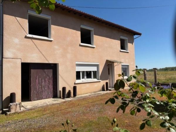PLAISANCE (32) proche : MAISON TRADITIONNELLE 1960, dépendances, terrain clos avec jardin de 1.000m2 environ au calme, vue campagne