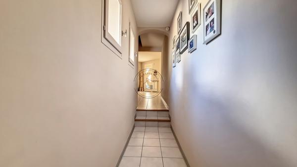 Cheval-Blanc (84460) PROPRIETE A CHEVAL-BLANC: ELEGANCE, CONFORT ET CADRE ENCHANTEUR AU PIED DU LUBERON