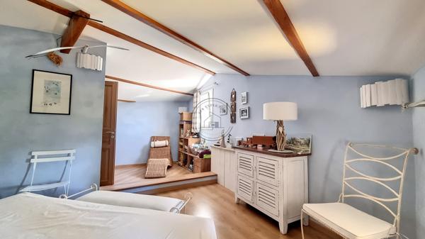 Cheval-Blanc (84460) PROPRIETE A CHEVAL-BLANC: ELEGANCE, CONFORT ET CADRE ENCHANTEUR AU PIED DU LUBERON