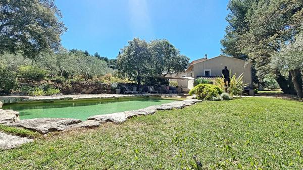 Cheval-Blanc (84460) PROPRIETE A CHEVAL-BLANC: ELEGANCE, CONFORT ET CADRE ENCHANTEUR AU PIED DU LUBERON