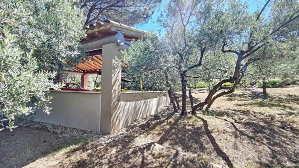 Cheval-Blanc (84460) PROPRIETE A CHEVAL-BLANC: ELEGANCE, CONFORT ET CADRE ENCHANTEUR AU PIED DU LUBERON