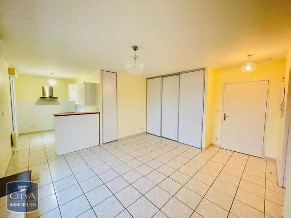 Appartement à louer 2 pièces 43.73m² Tours (37200)