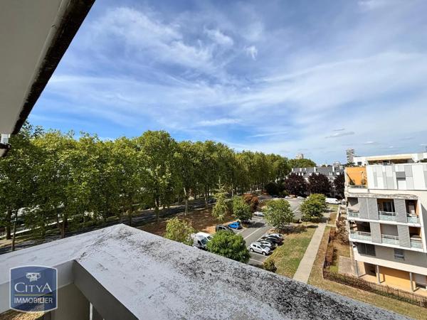 Appartement à louer 2 pièces 43.73m² Tours (37200)