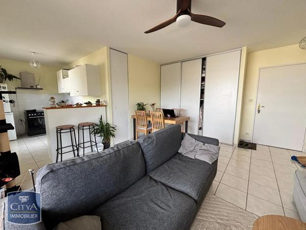 Appartement à louer 2 pièces 43.73m² Tours (37200)