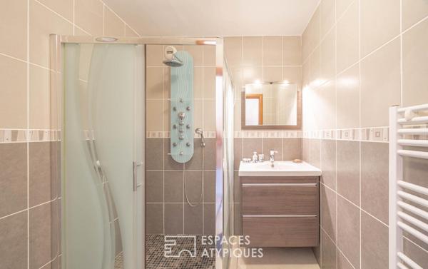 Appartement traversant avec balcon et garage