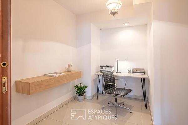 Appartement traversant avec balcon et garage