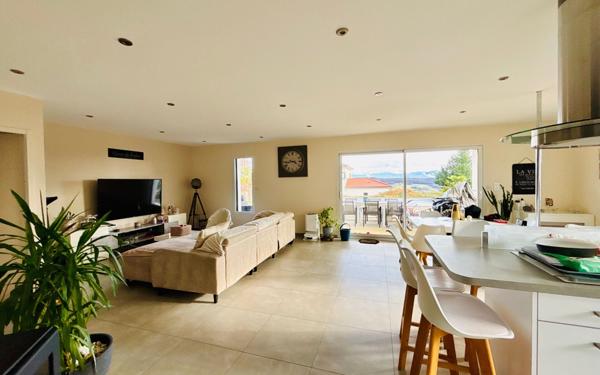 Maison à vendre    4 pièces •  Miribel