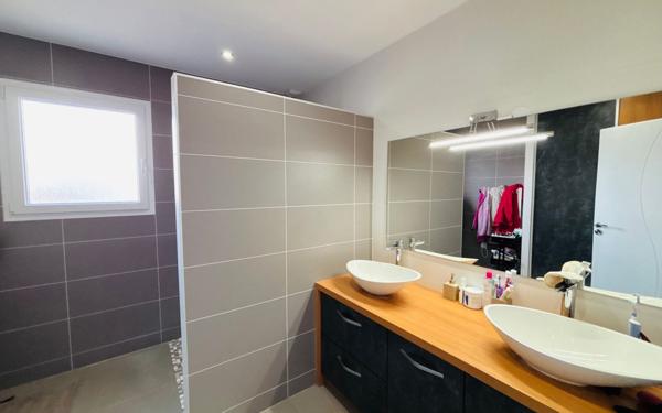 Maison à vendre    4 pièces •  Miribel