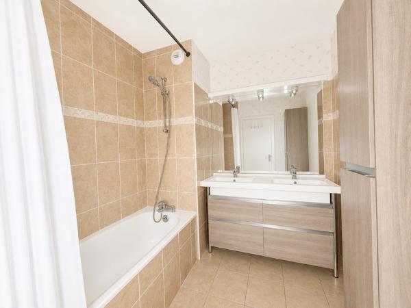 Appartement Dijon 3 pièce(s) 70 m² avec terrasse et parking en sous-sol