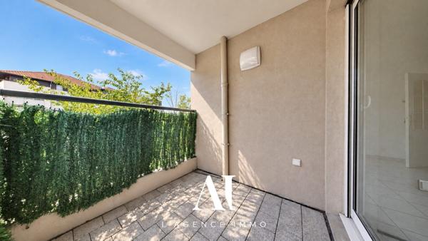 Appartement T2 en Rez-de-chaussée avec terrasse cave et place de parking Prévessin-Moëns 01280