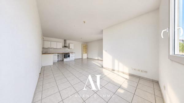 Appartement T2 en Rez-de-chaussée avec terrasse cave et place de parking Prévessin-Moëns 01280