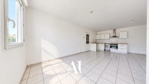 Appartement T2 en Rez-de-chaussée avec terrasse cave et place de parking Prévessin-Moëns 01280