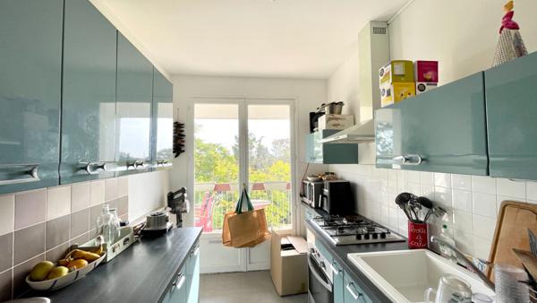 TROIS PIÈCES EN TRES BON ÉTAT GÉNÉRAL !