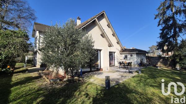Maison à vendre 8 pièces 250 m² La Rochette