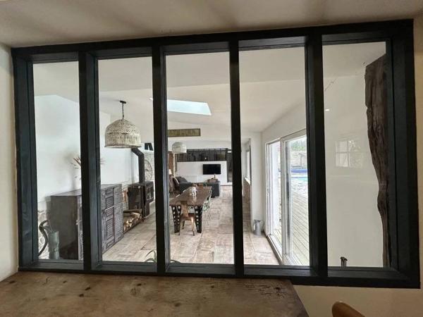 Propriété pleine de charme à 15 min de La Rochelle , deux maisons sur un vaste terrain arboré