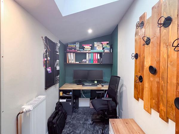 Angers Maison Bourgeoise - 3 chambres - 2 bureaux- Sous-sol Complet