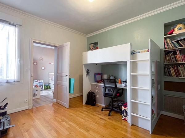 Angers Maison Bourgeoise - 3 chambres - 2 bureaux- Sous-sol Complet