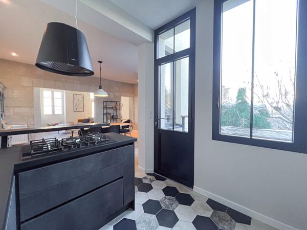 Angers Maison Bourgeoise - 3 chambres - 2 bureaux- Sous-sol Complet