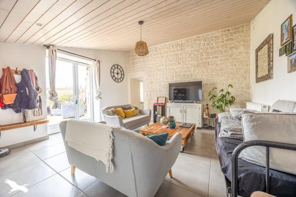 Maison à vendre |  Saint-Pierre-le-Vieux |  4 pièces | 145 m²